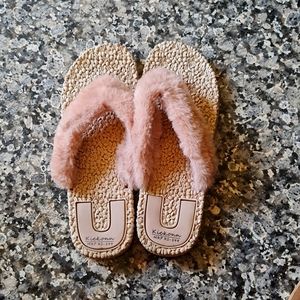 Furr filp flops/slippers